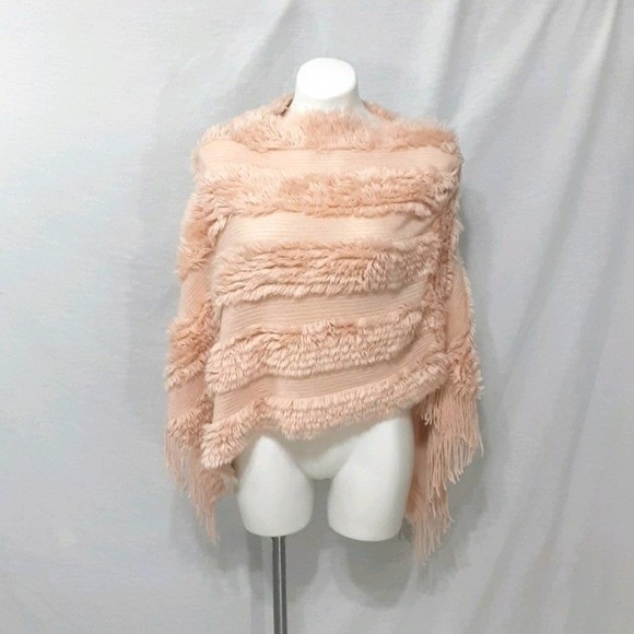 Marc New York Fuzzy Fringed Knit Cape Poncho Wrap S/M Cozy Chic Travel Layer - Picture 6 of 8
